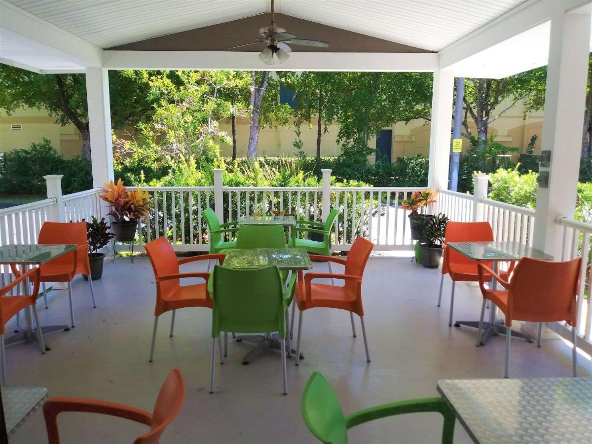 Quality Suites Fort Myers Airport I-75 Exteriör bild